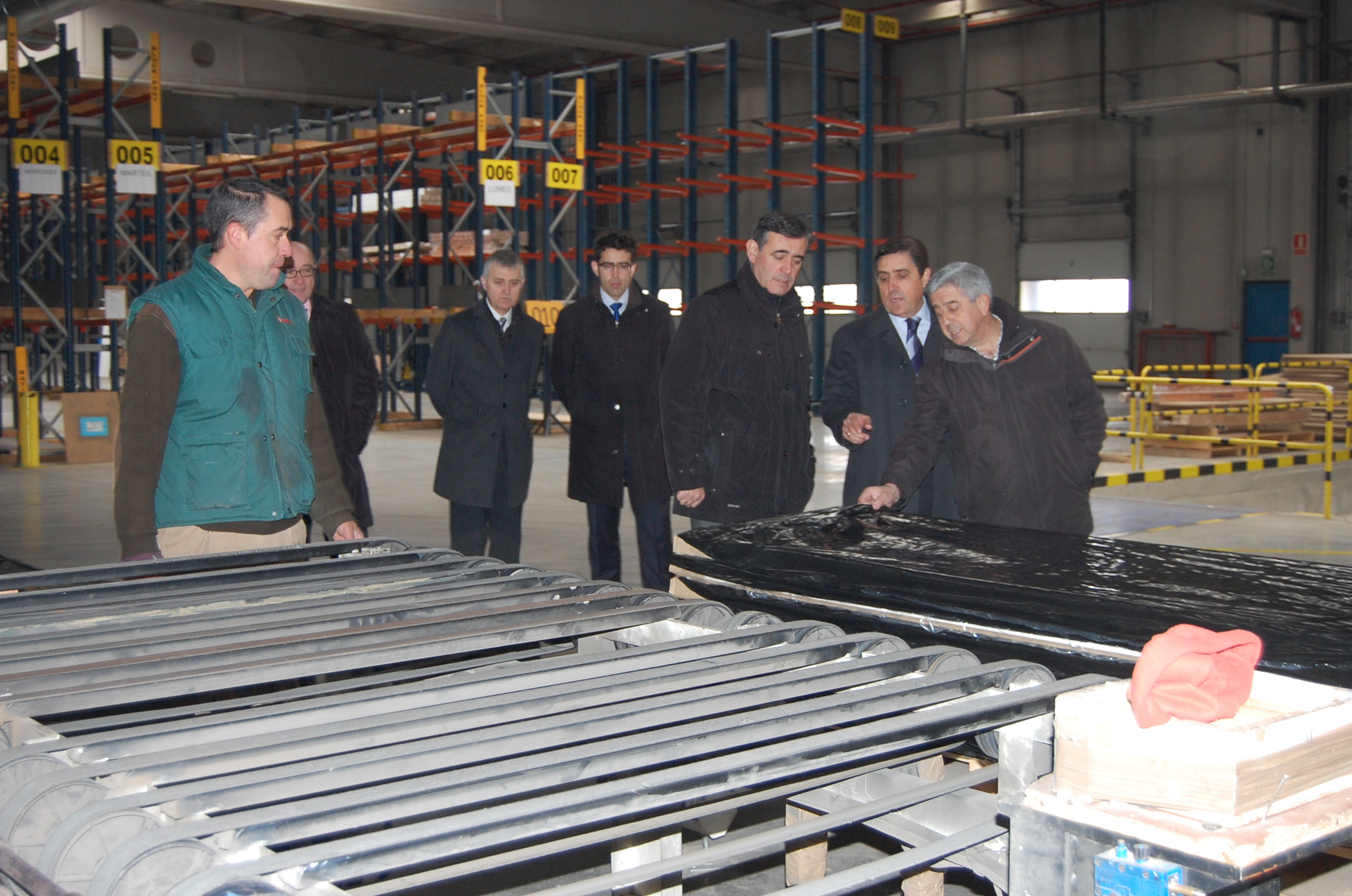 VISITA DEL PRESIDENTE DE LA DIPUTACIÓN A LA FÁBRICA DE NORMA DOORS TECHNOLOGIES, COINDICIENDO CON LA SALIDA DEL PRIMER PEDIDO TRAS INICIAR SU ACTIVIDAD EN EL MES DE ENERO